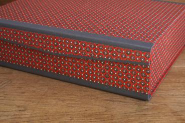 Box with linen handmade in Germany